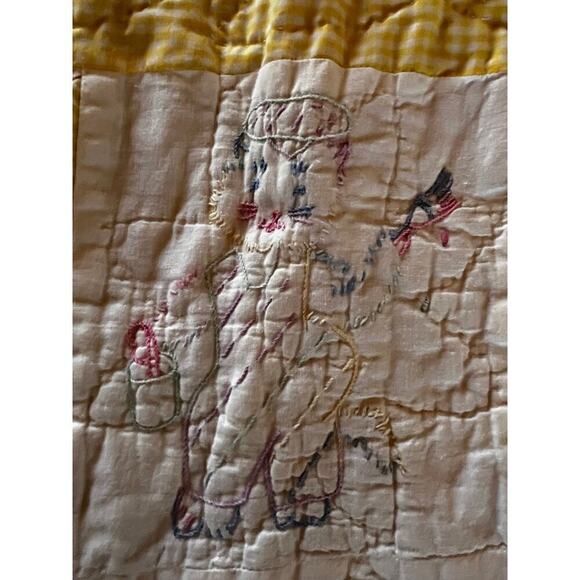 Beautiful Vintage Homemade quilt. Yellow w/ stars & Bears. Baby. Kids 52x40 - Picture 8 of 9